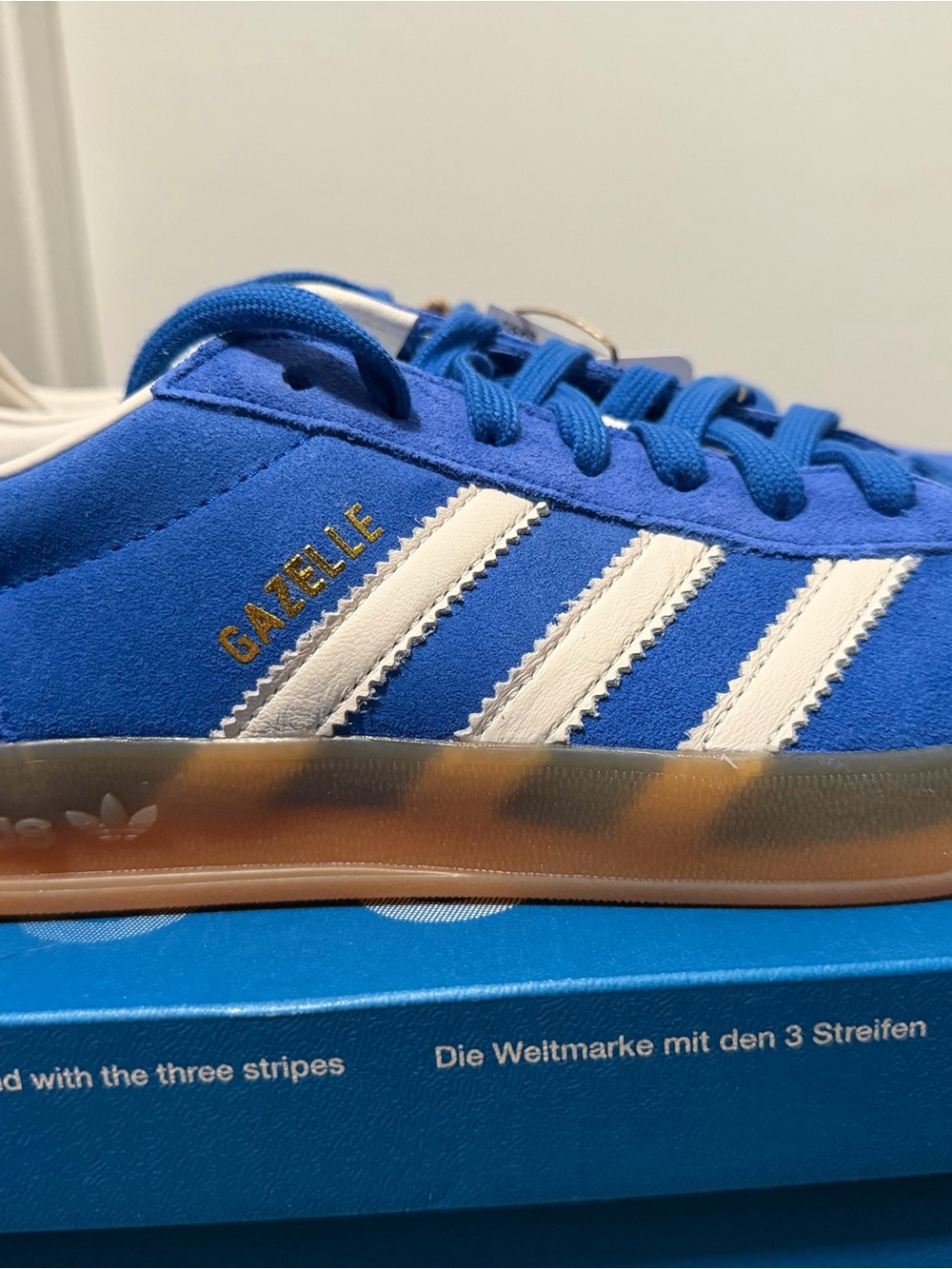 adidas Gazelle Men’s Sneakers - Blue & White Mens size 8.5 women’s size 9.5